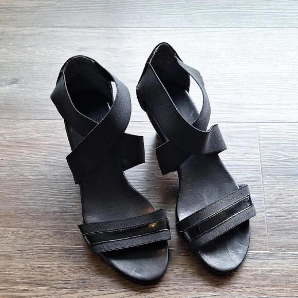 Munro American Black Strappy Heeled Sandal Size 7